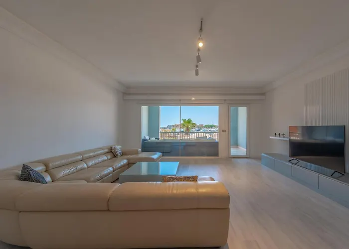 The 2br Marina Spot Walk Everywhere In New Marina Hurghada
