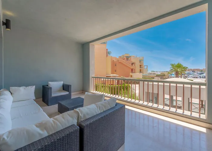The 2br Marina Spot Walk Everywhere In New Marina *